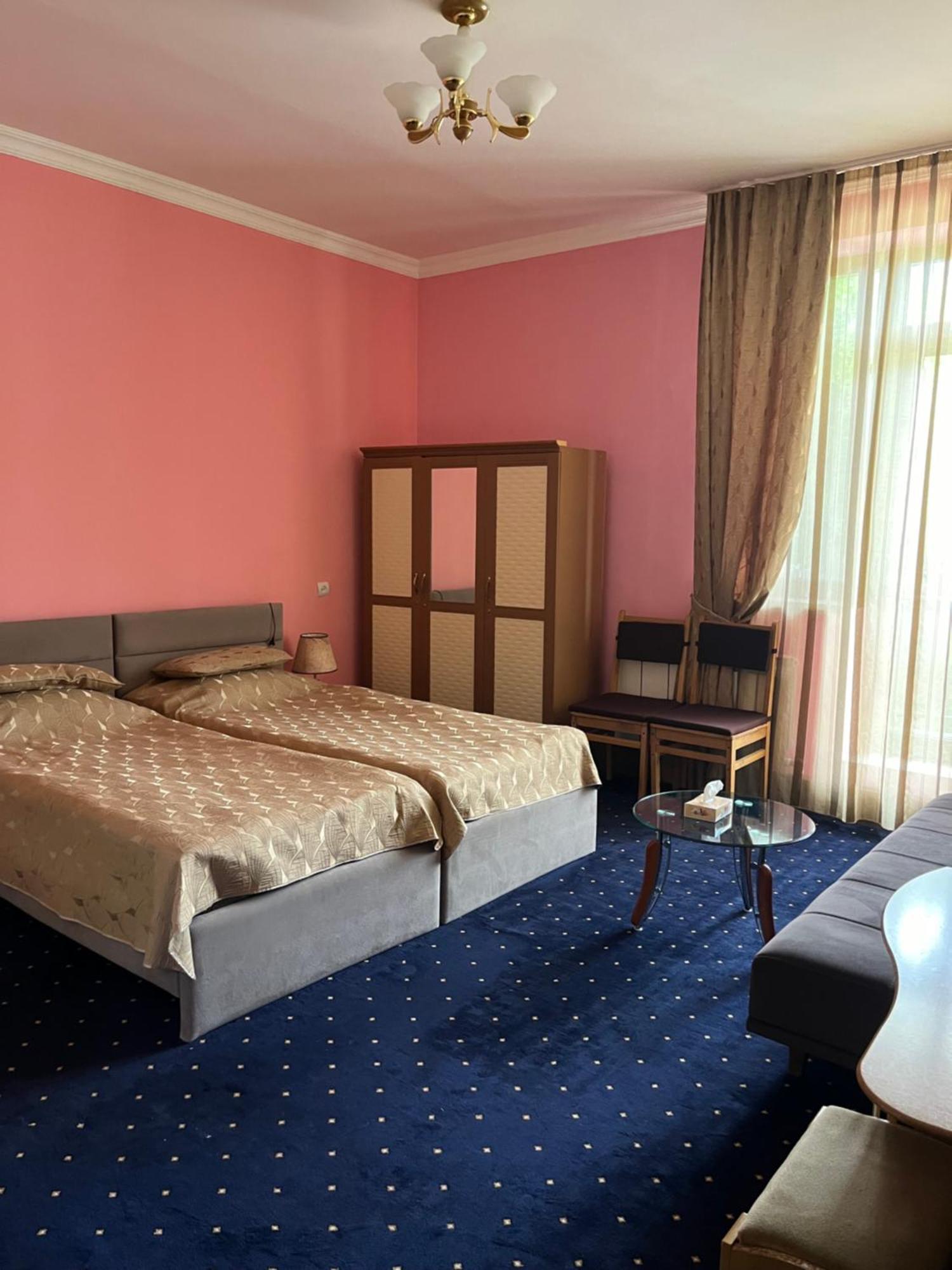 Greenwood Hotel Діліжан Екстер'єр фото