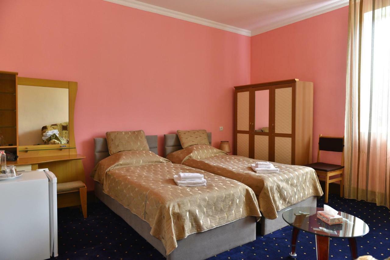 Greenwood Hotel Діліжан Екстер'єр фото